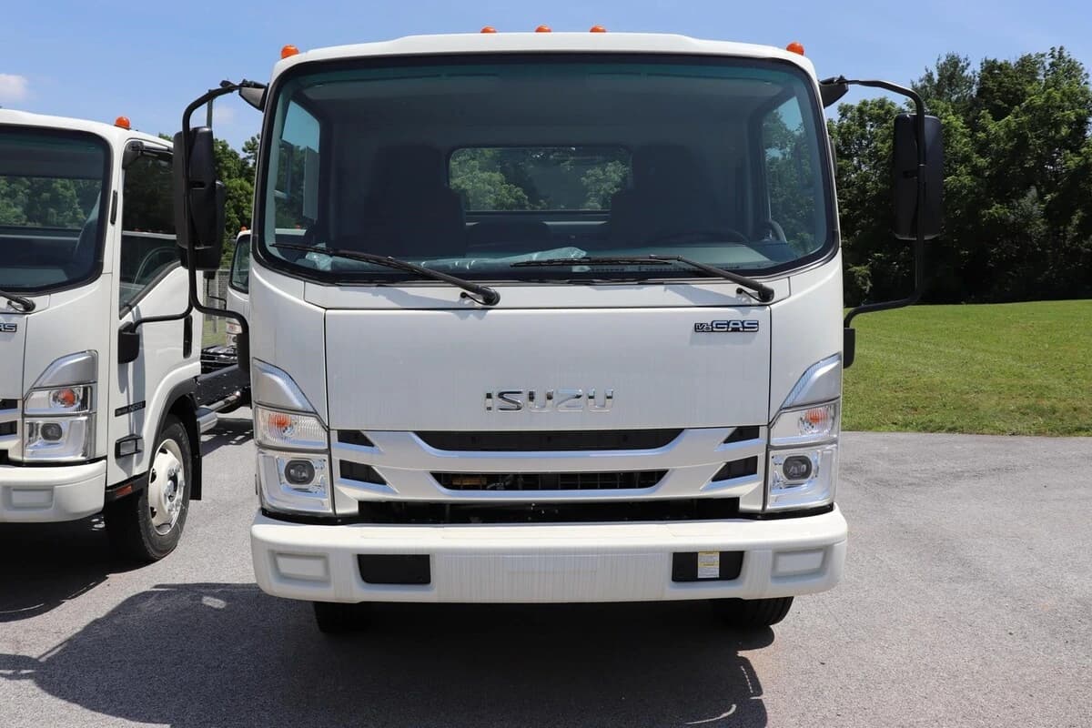 2025 Isuzu NRR — photo 2