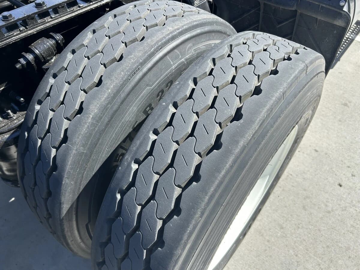 2016 Freightliner Cascadia — photo 6