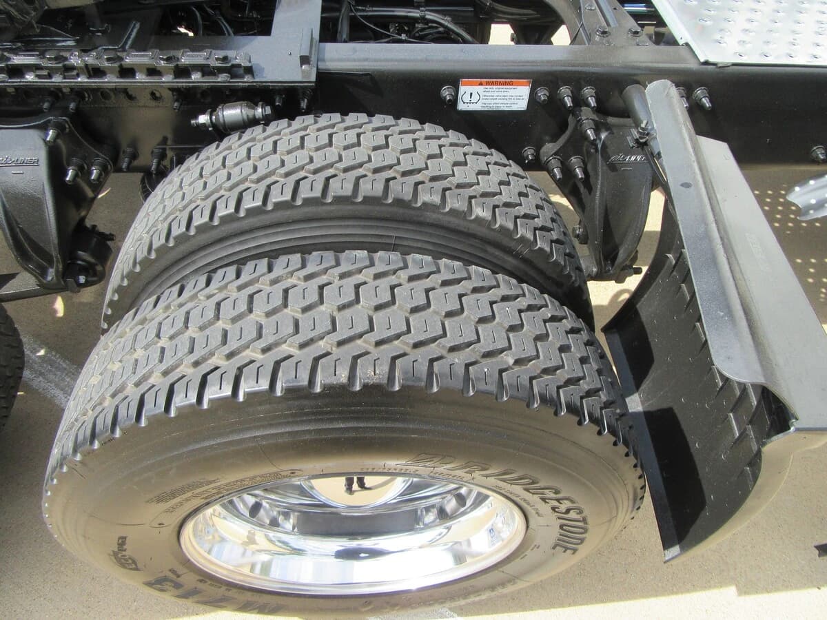 2025 Freightliner Cascadia — photo 14