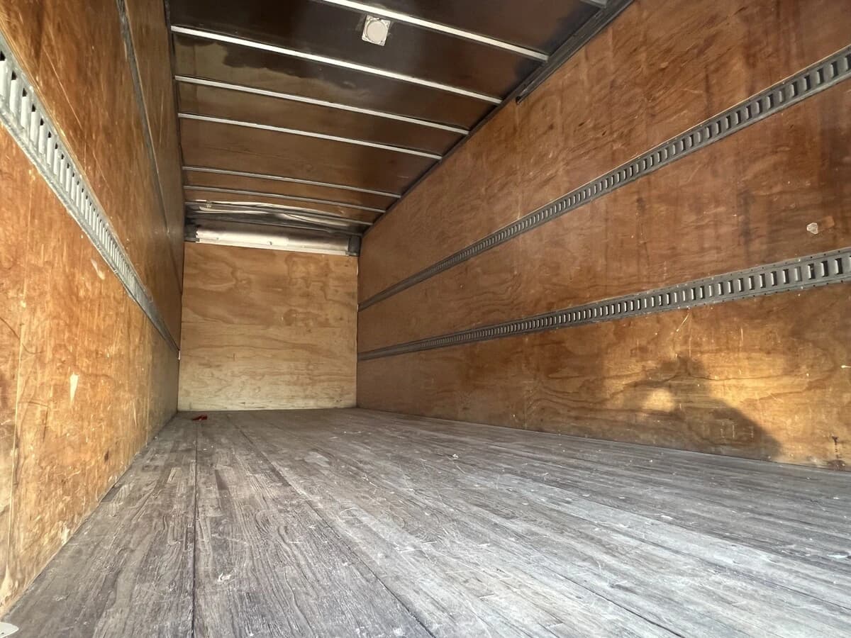 2015 International 4300 — photo 11