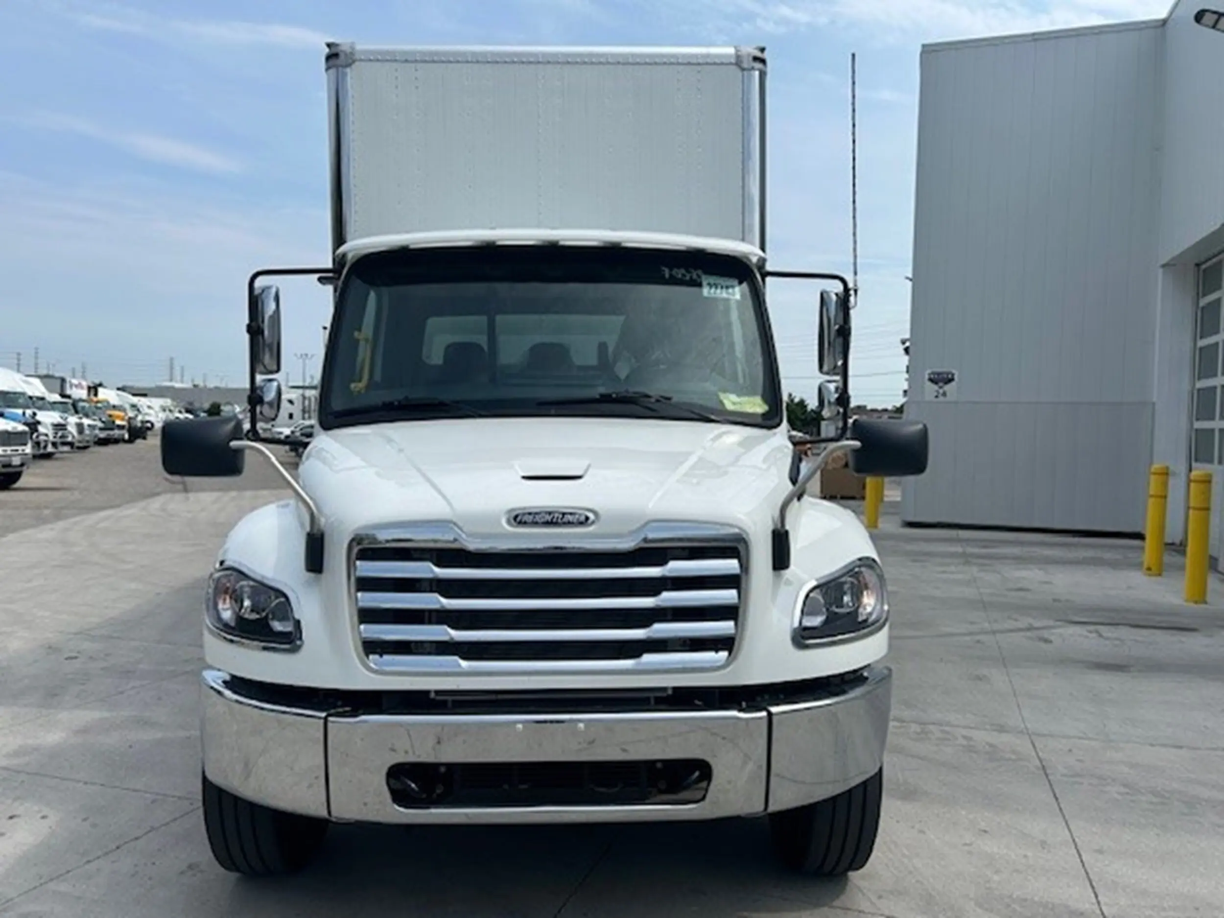 2026 Freightliner M2 106 — photo 3