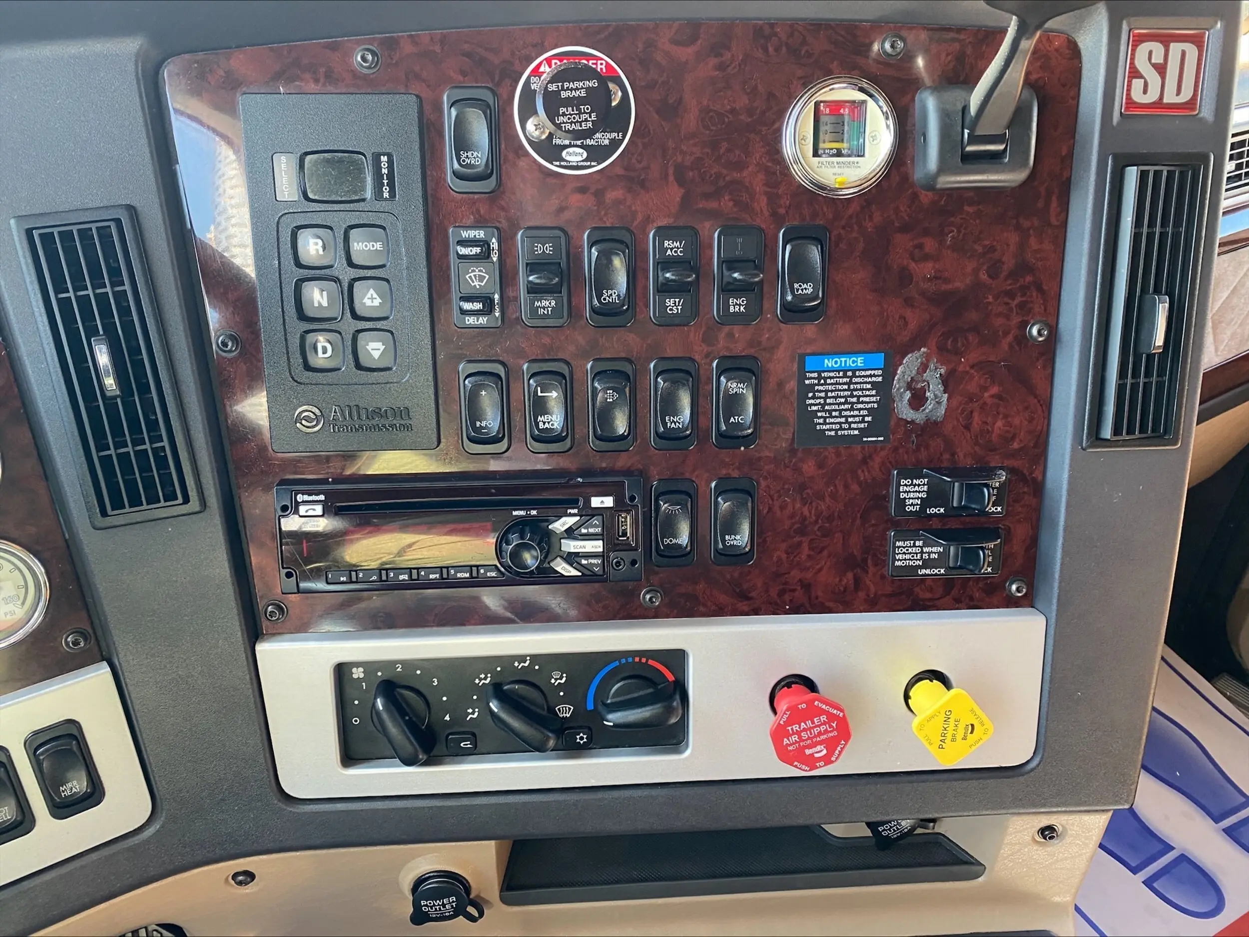 2023 Freightliner 122SD — photo 20