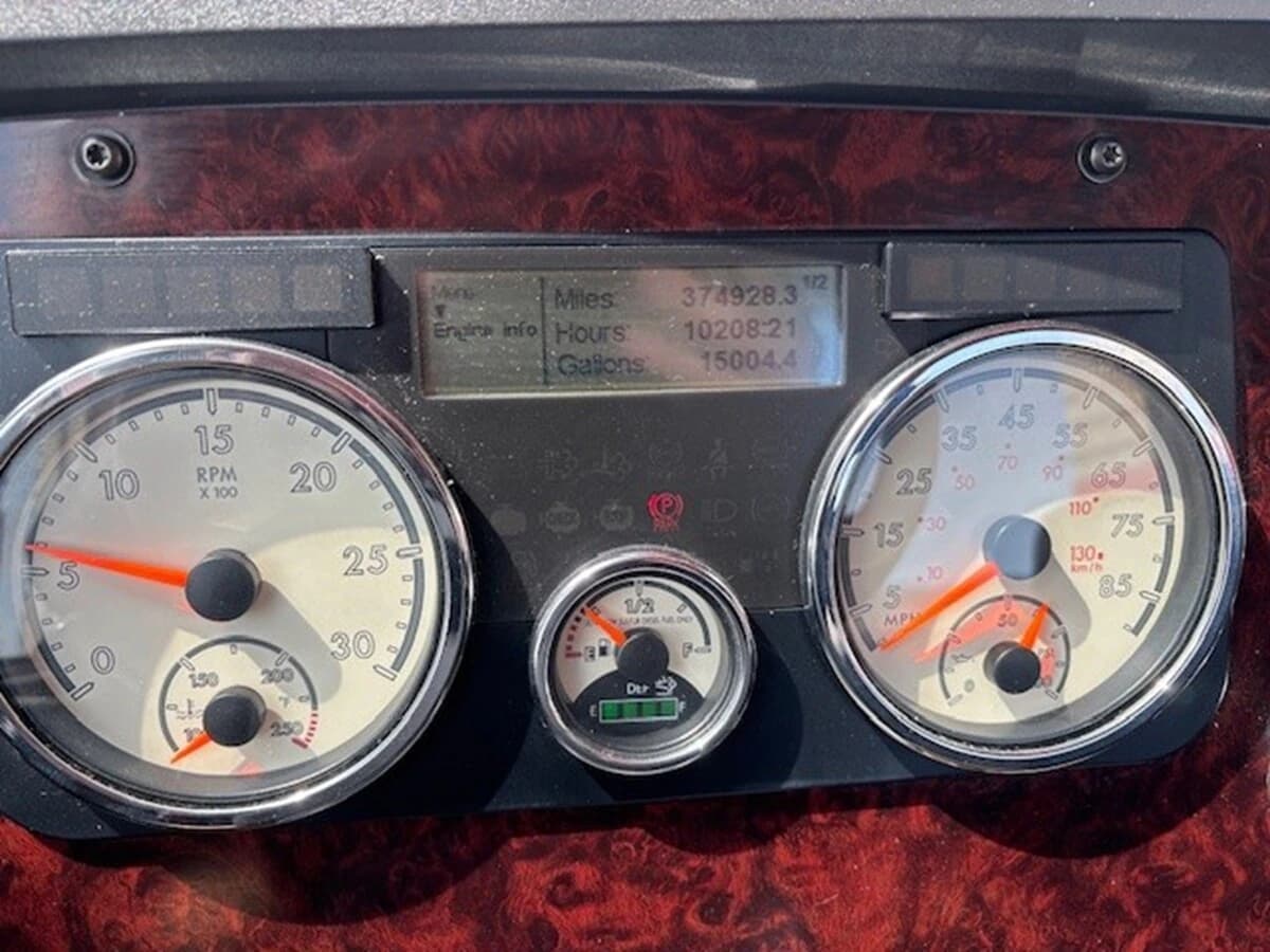 2021 Freightliner 122SD — photo 14