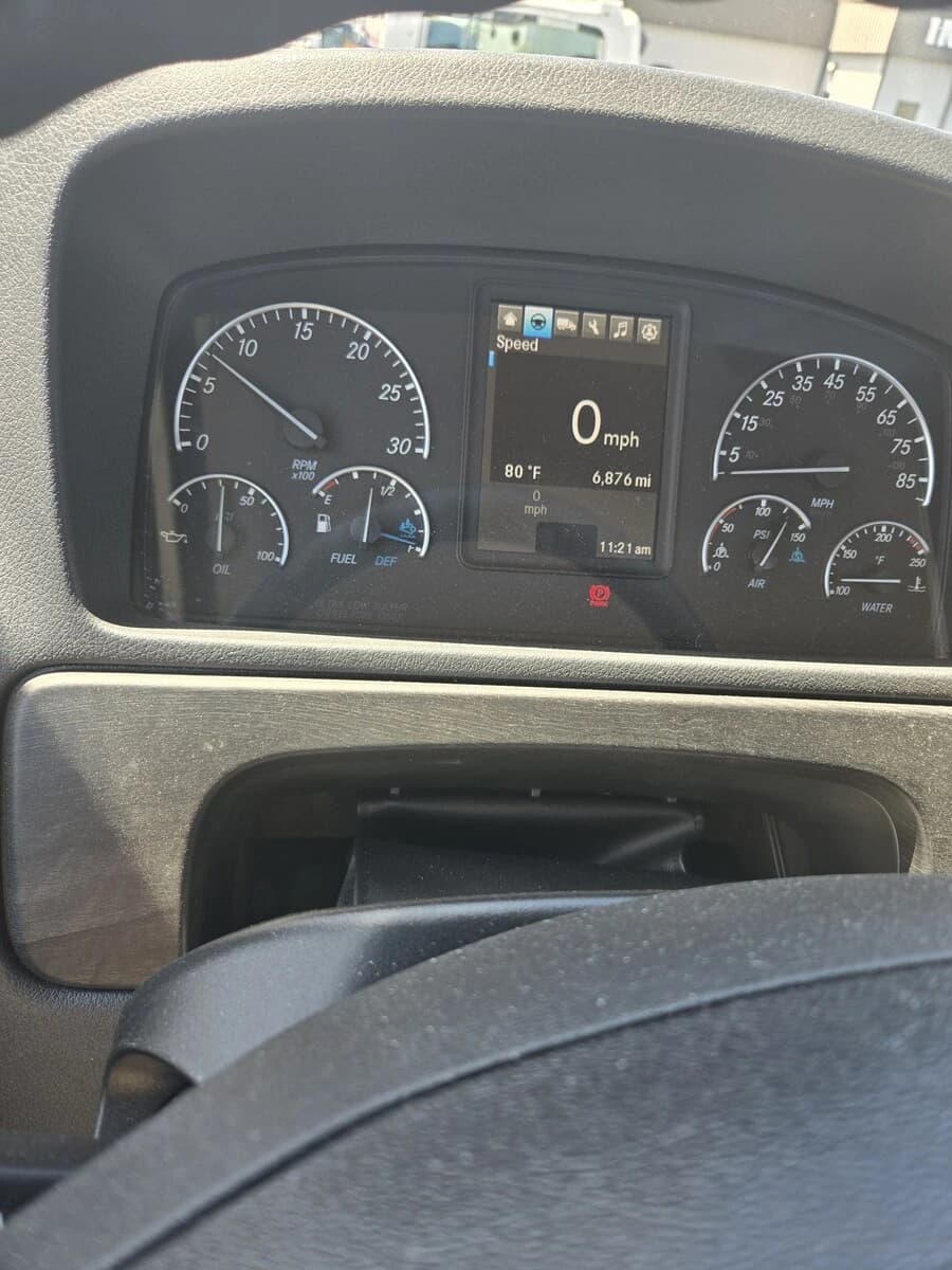 2026 Freightliner 114SD — photo 8