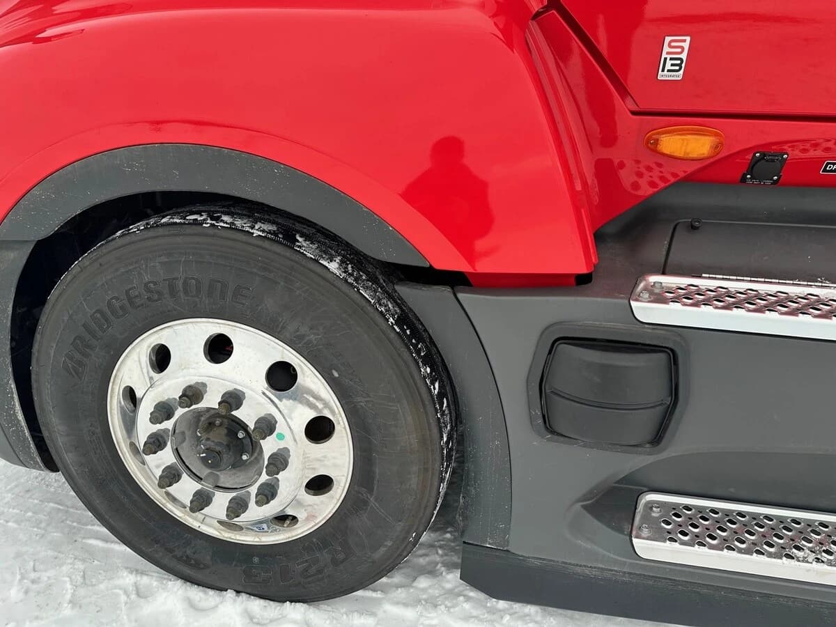 2026 International LT — photo 5