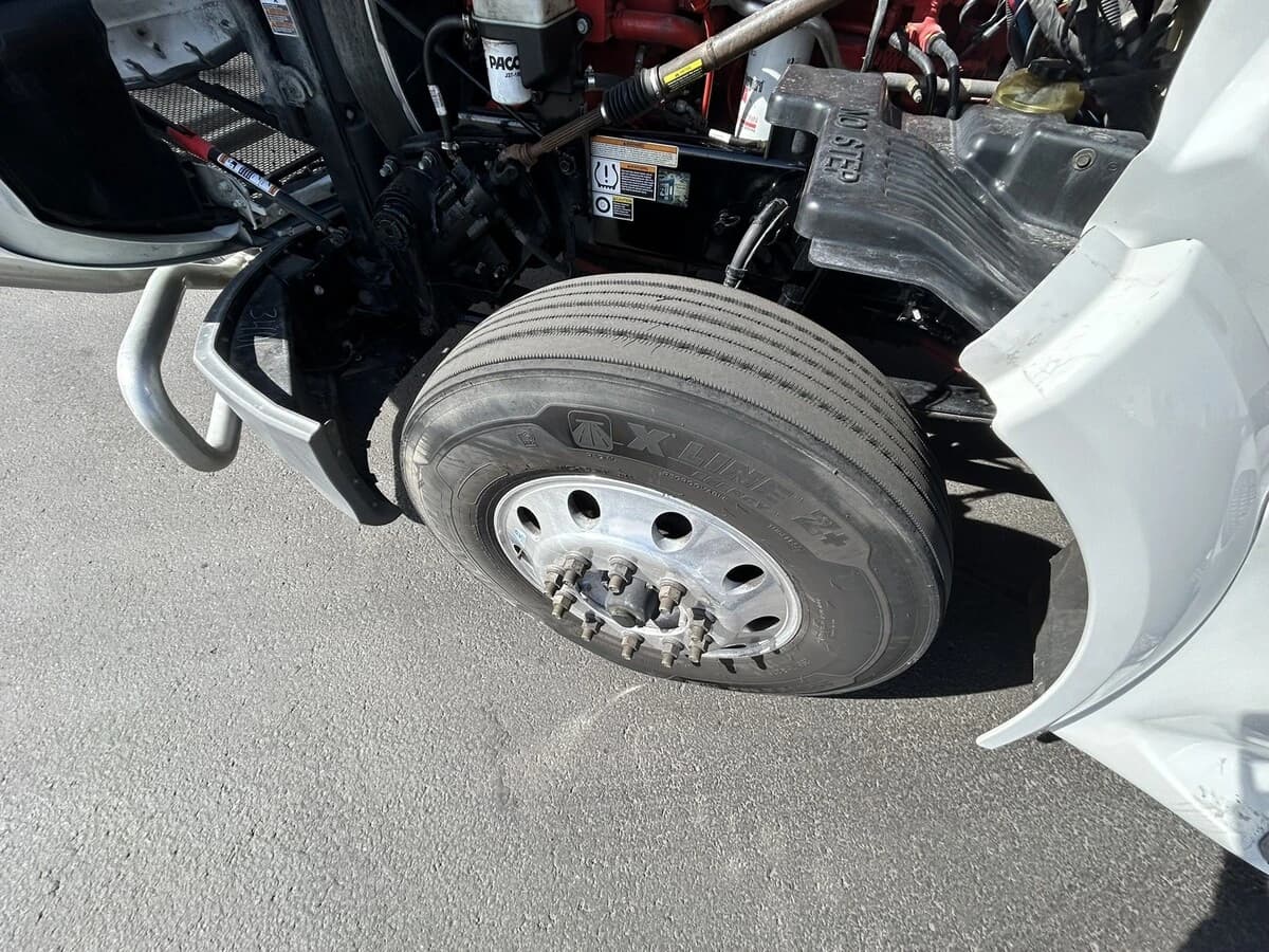 2022 Peterbilt 579 — photo 27