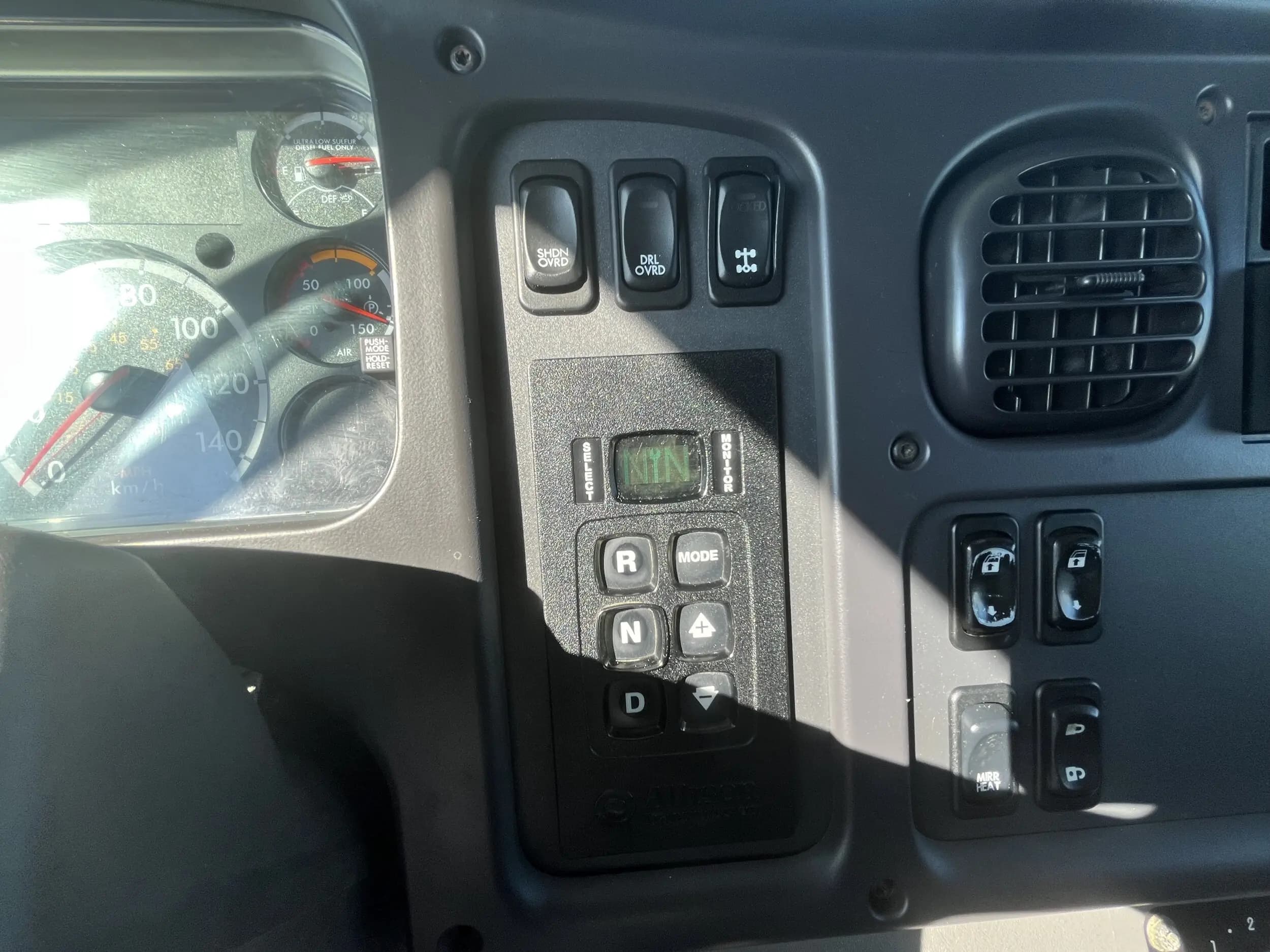 2019 Freightliner M2 106 — photo 28