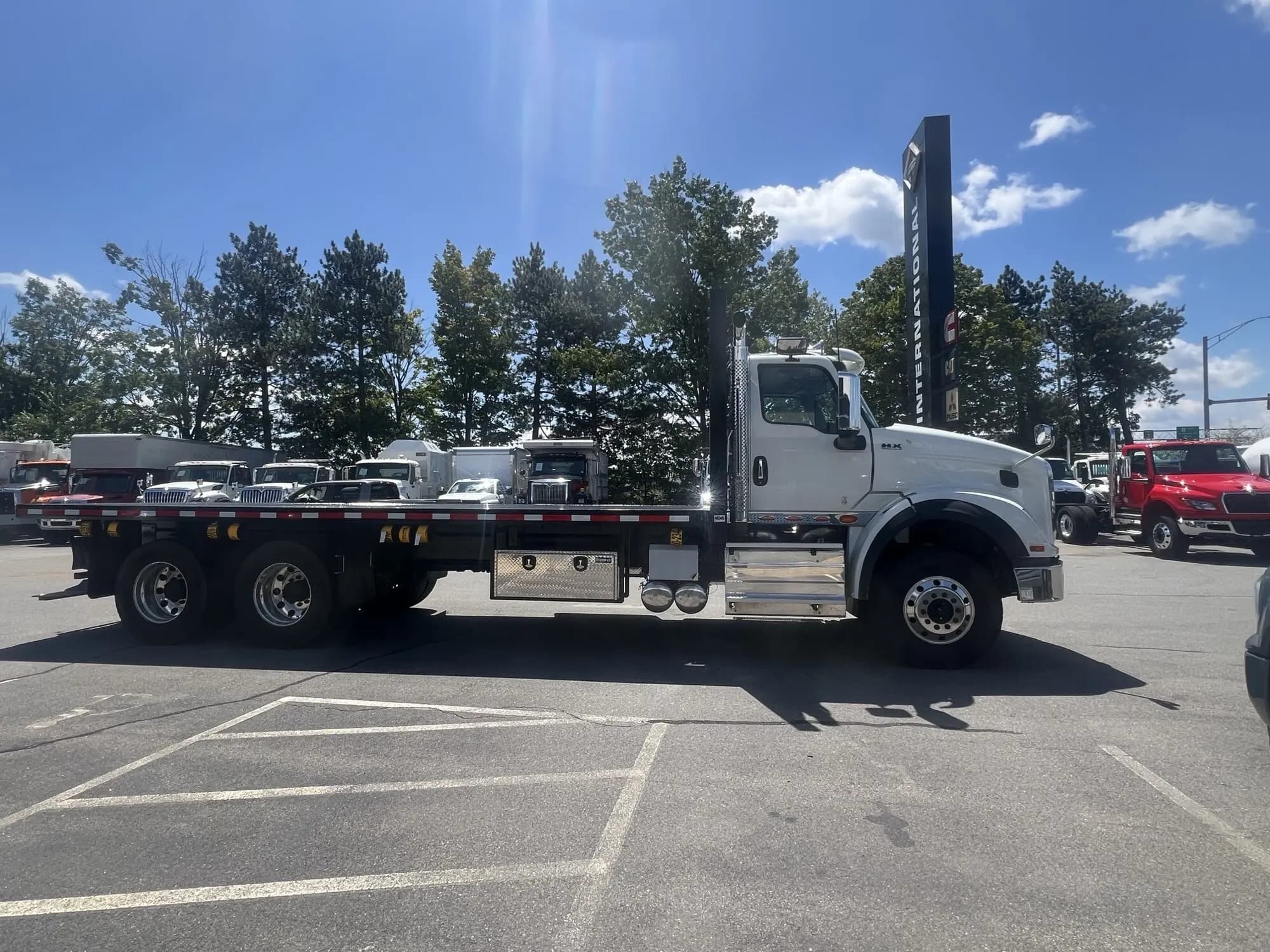 2026 International HX — photo 5