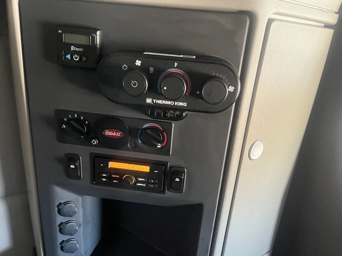 2023 Peterbilt 579 — photo 24