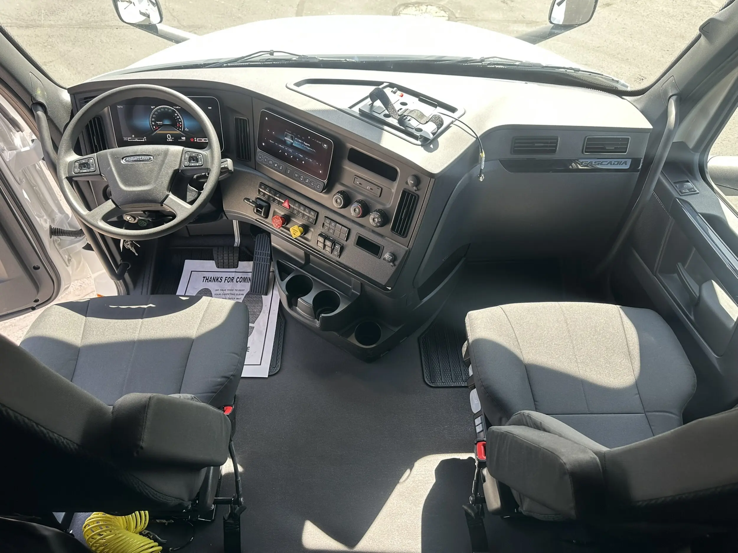 2026 Freightliner Cascadia — photo 17