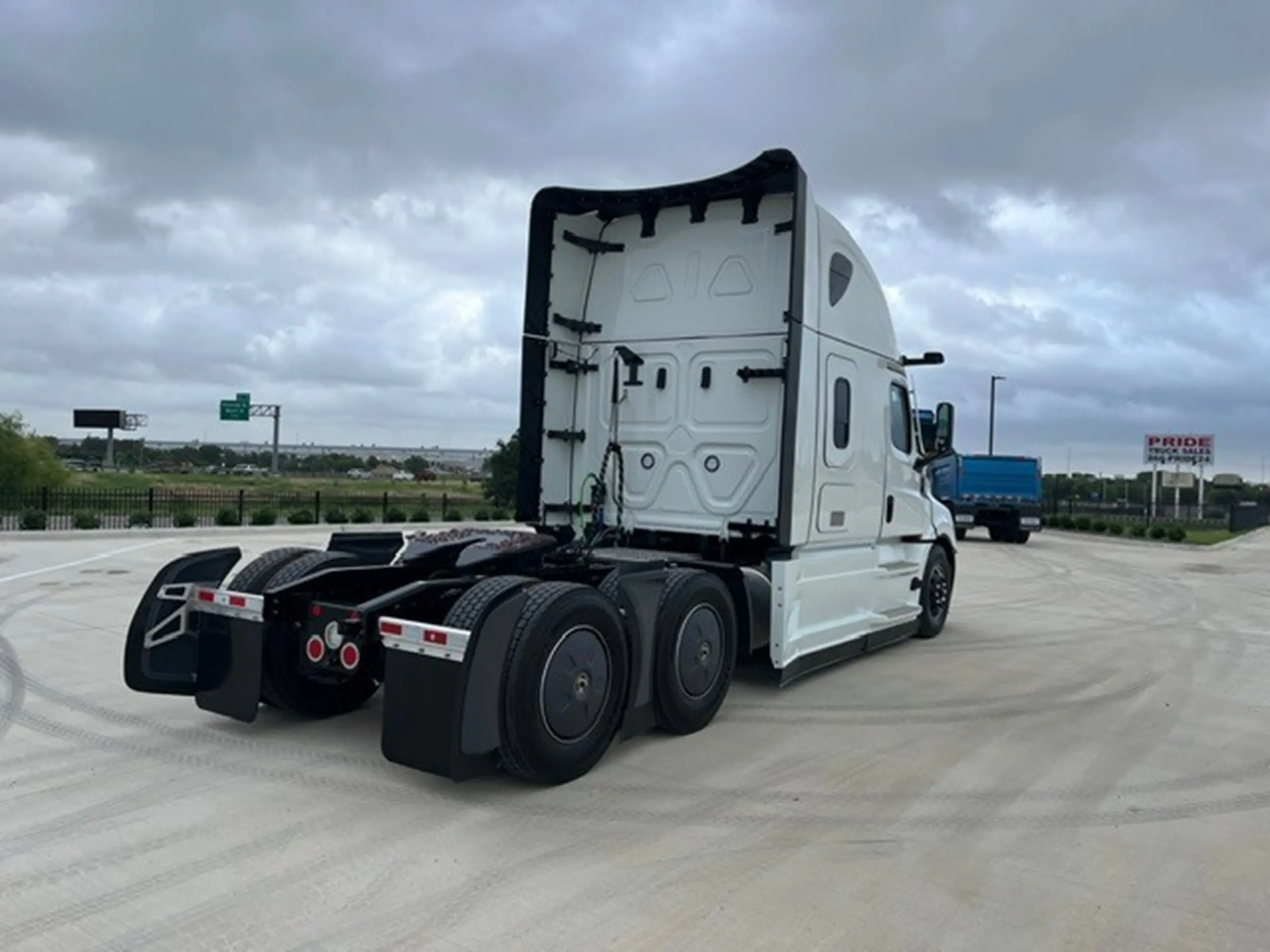 2026 Freightliner Cascadia — photo 5