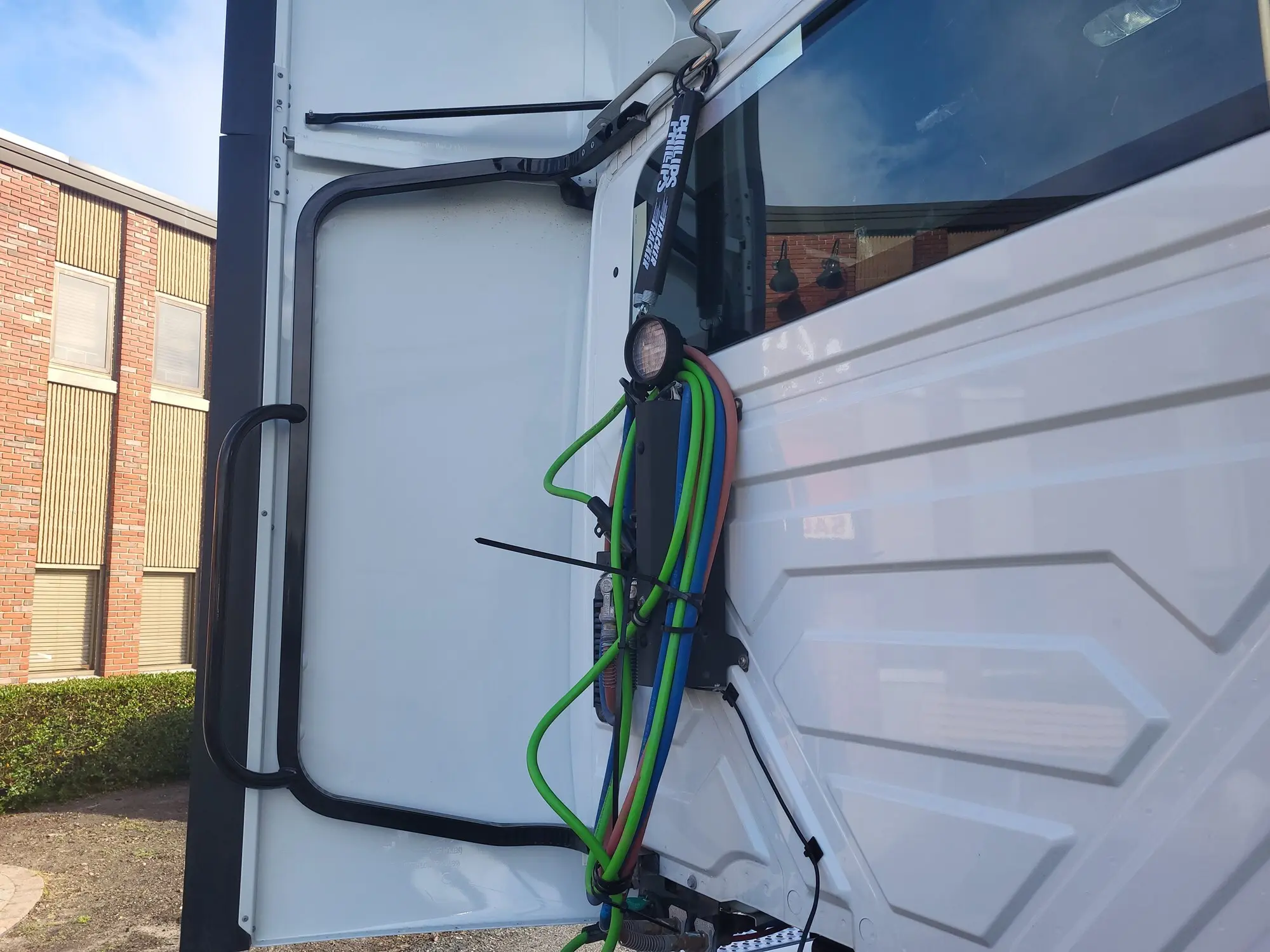 2025 International LT — photo 16