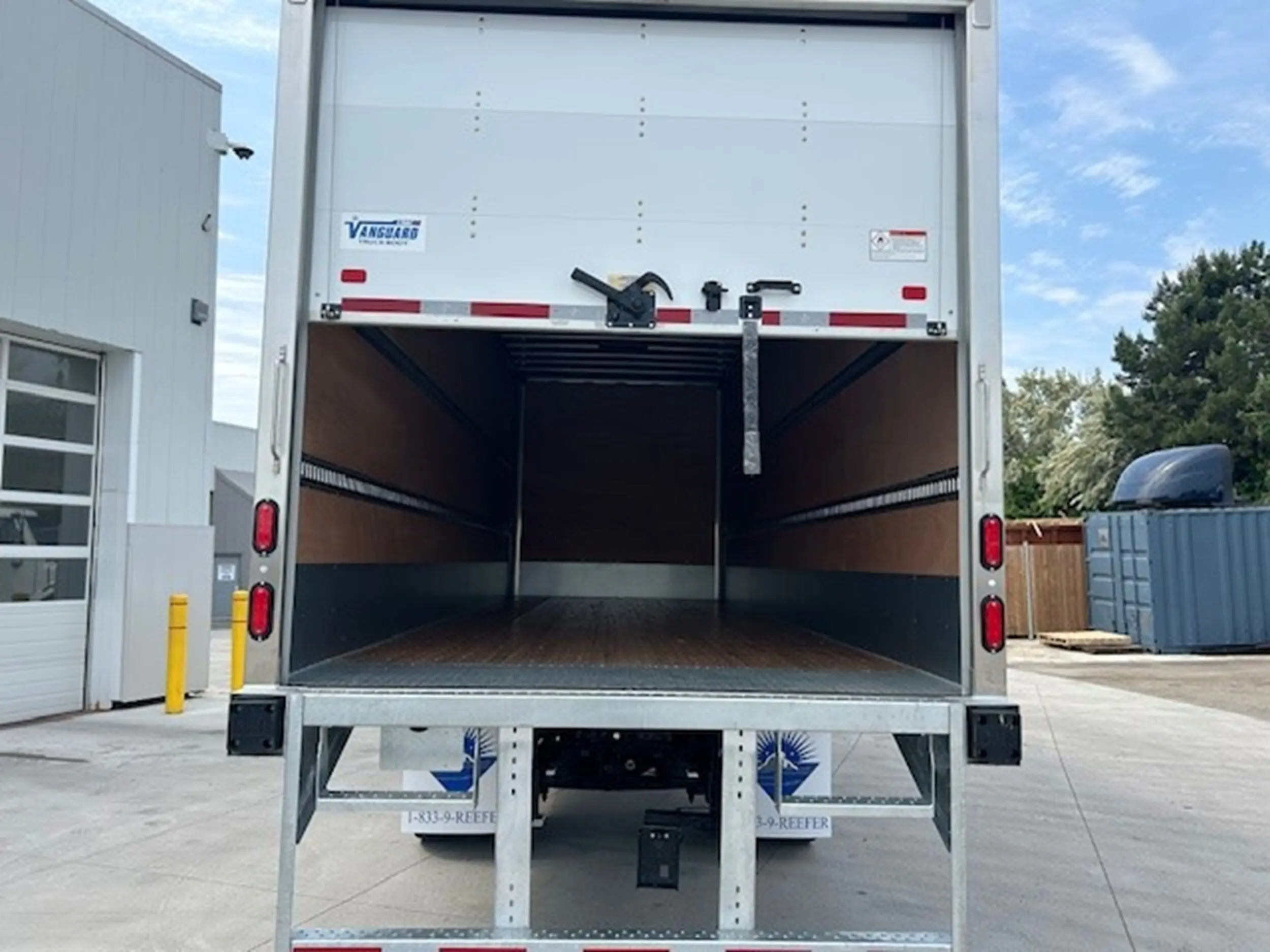 2026 Freightliner M2 106 — photo 5