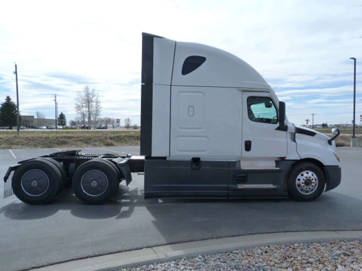 2026 Freightliner Cascadia — photo 5