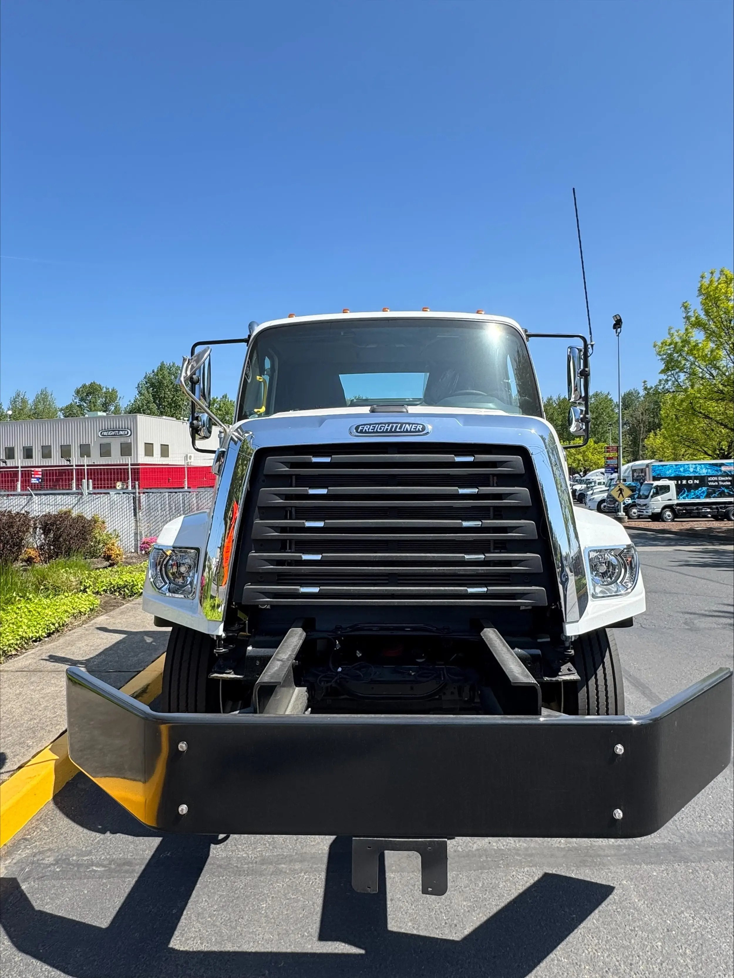 2025 Freightliner 108SD — photo 5