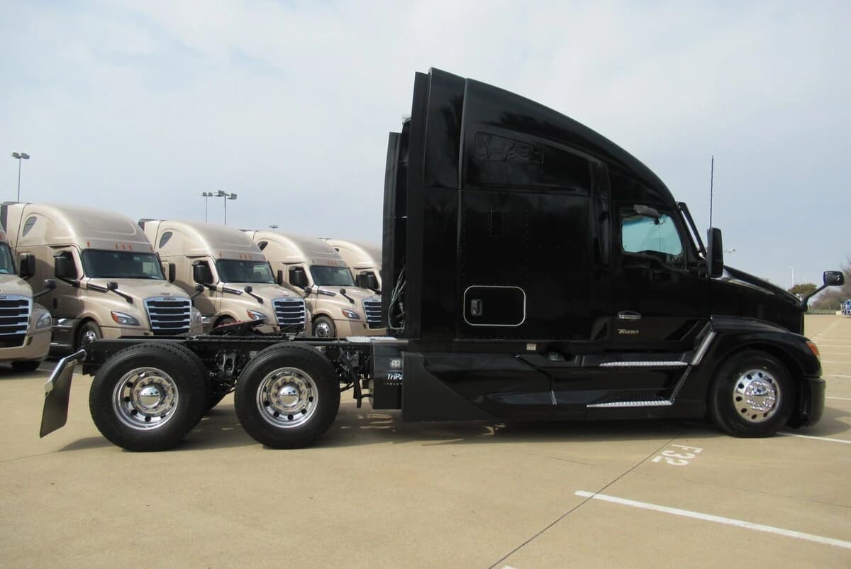2023 Kenworth T680 — photo 4