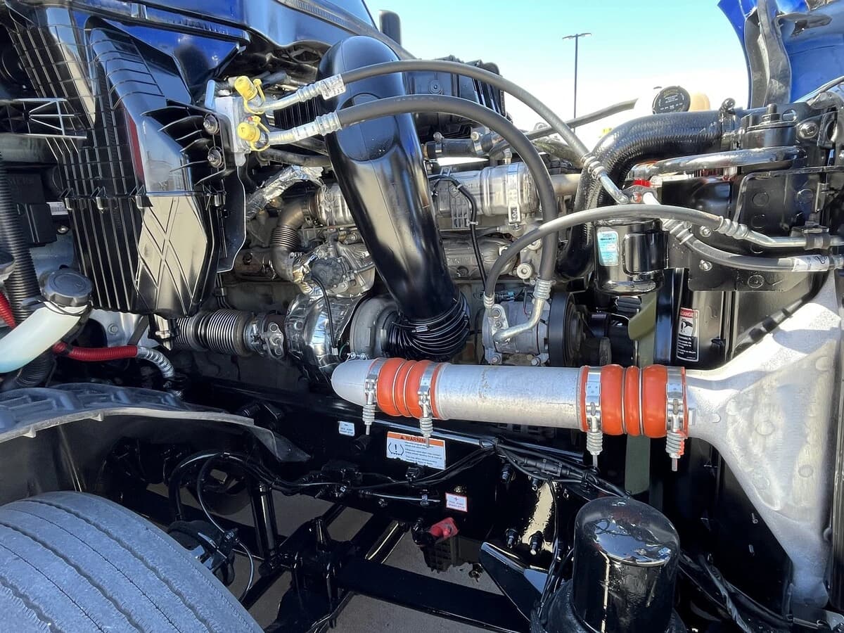 2022 Freightliner Cascadia — photo 17