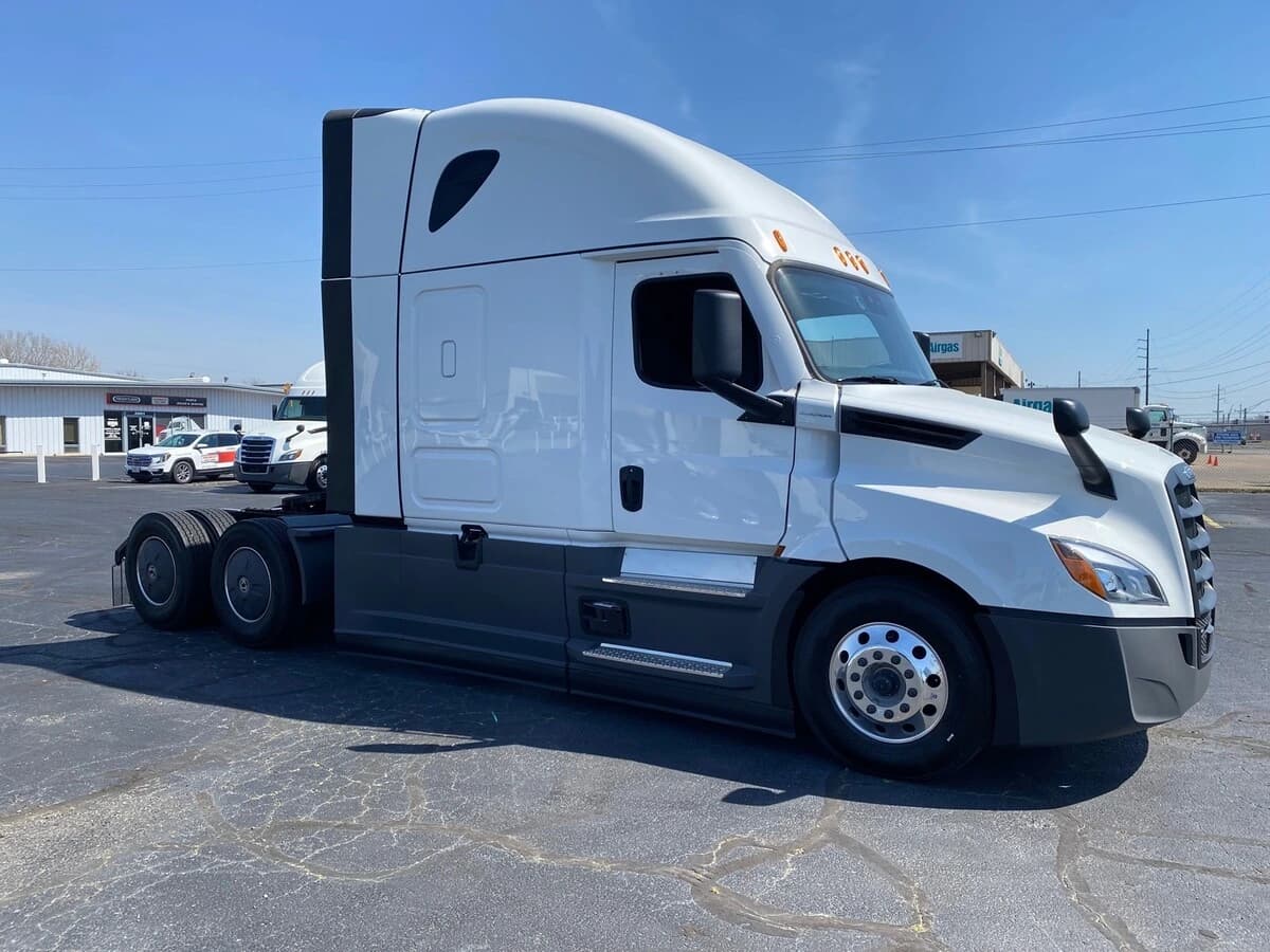 2026 Freightliner Cascadia — photo 7