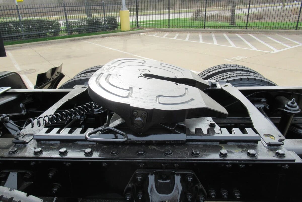 2023 Kenworth T680 — photo 16