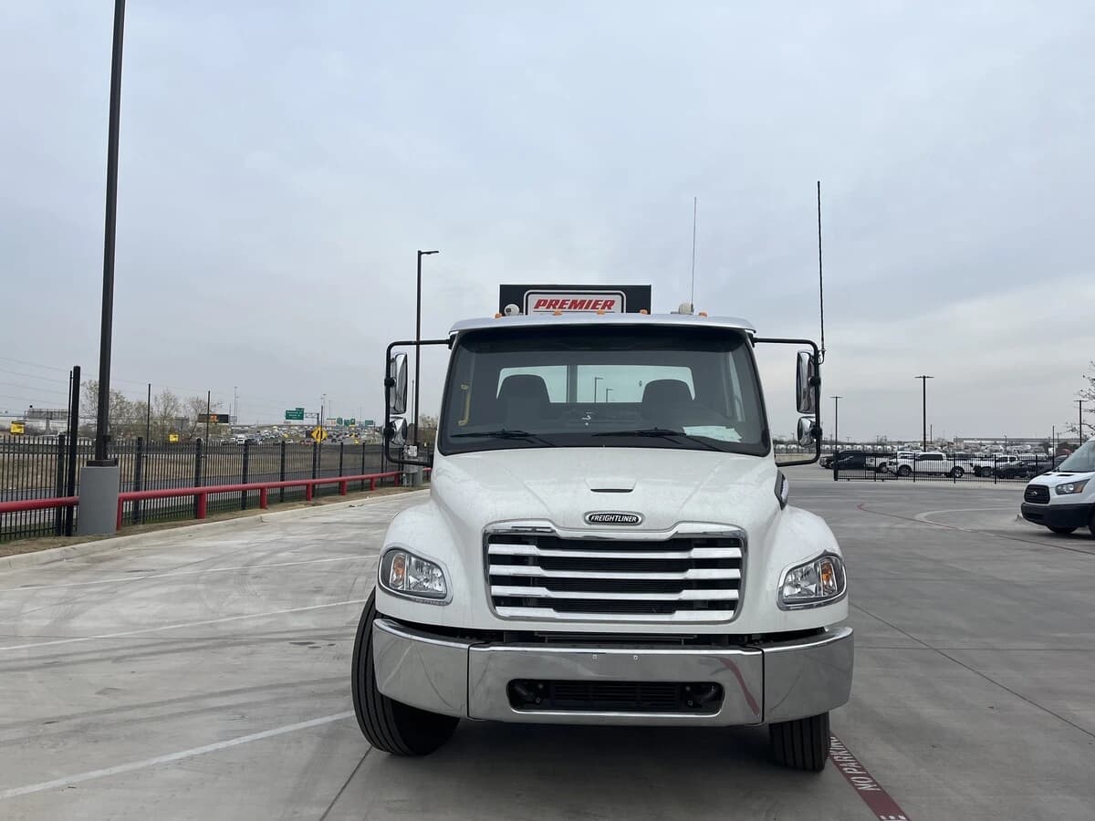 2026 Freightliner M2 106 — photo 2