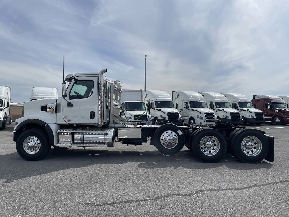 2027 Western Star 49X — photo 25