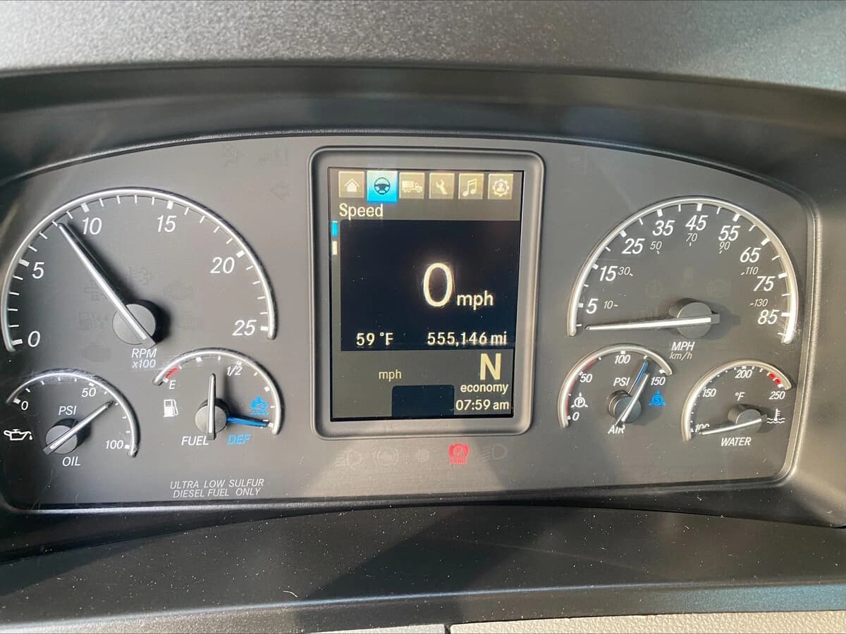 2019 Freightliner Cascadia — photo 16