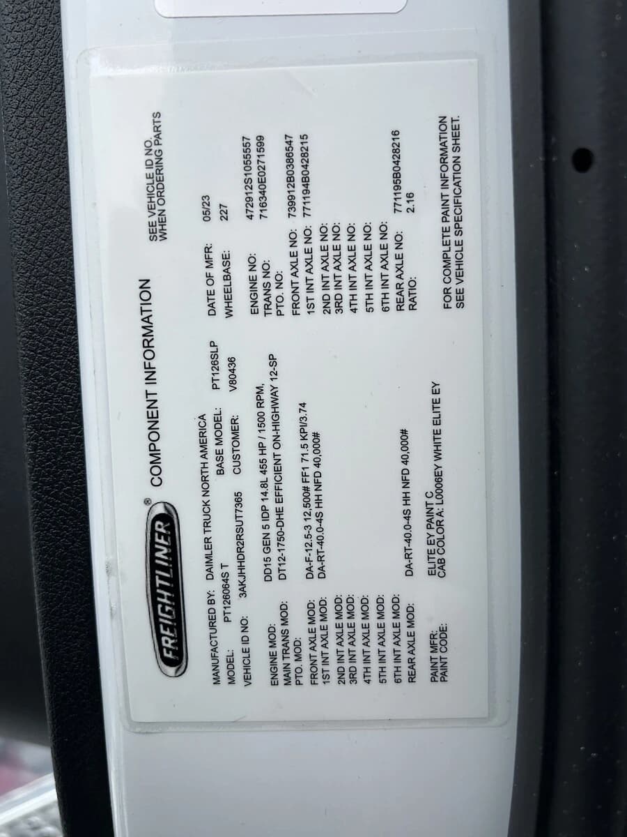 2024 Freightliner Cascadia — photo 14