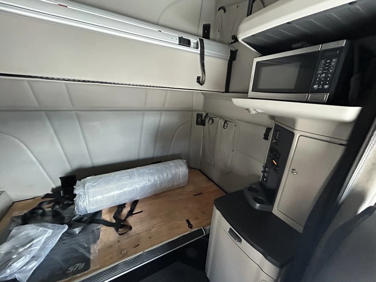2022 Peterbilt 579 — photo 19
