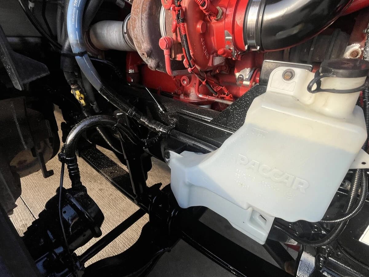 2023 Peterbilt 579 — photo 16