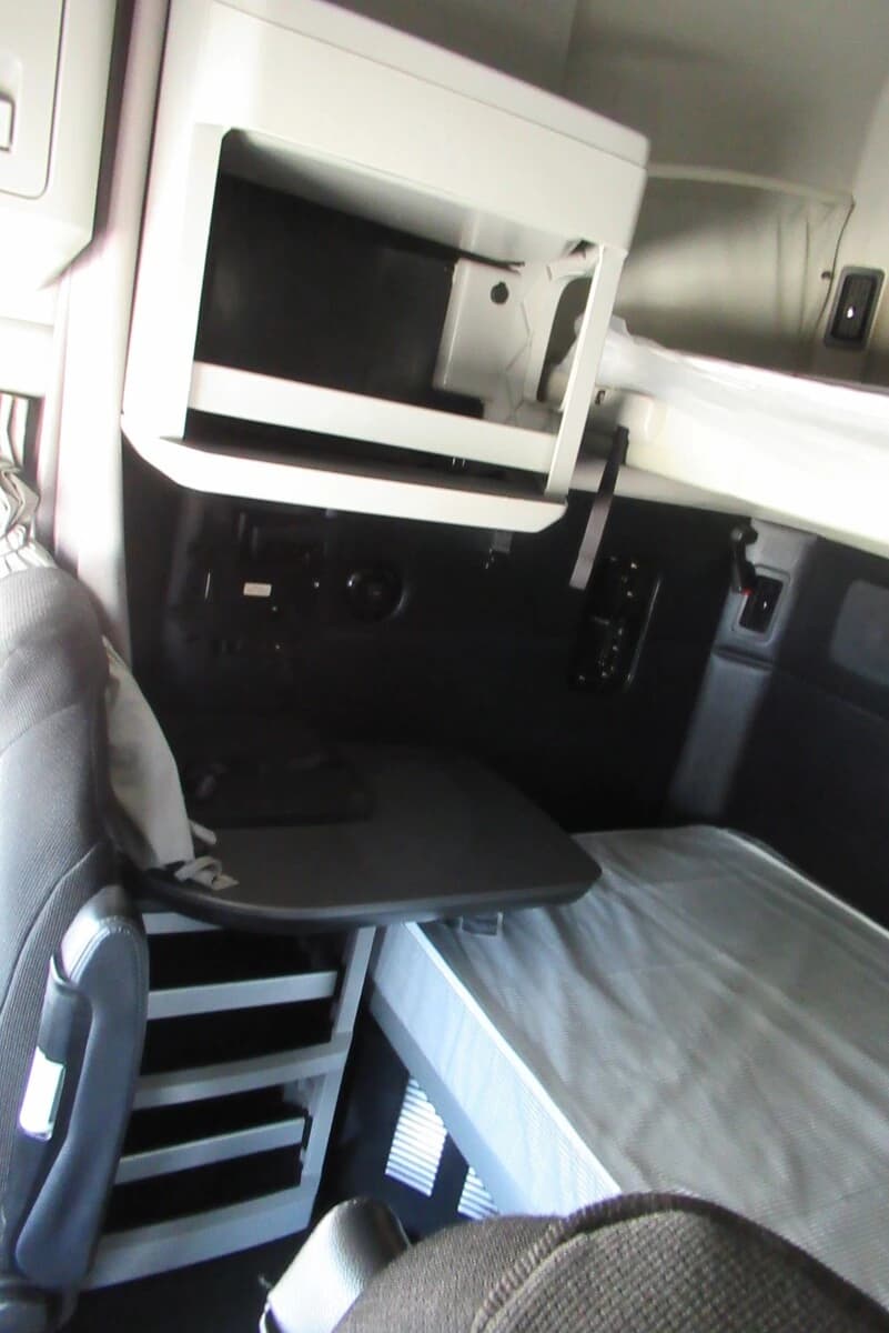 2023 Kenworth T680 — photo 13