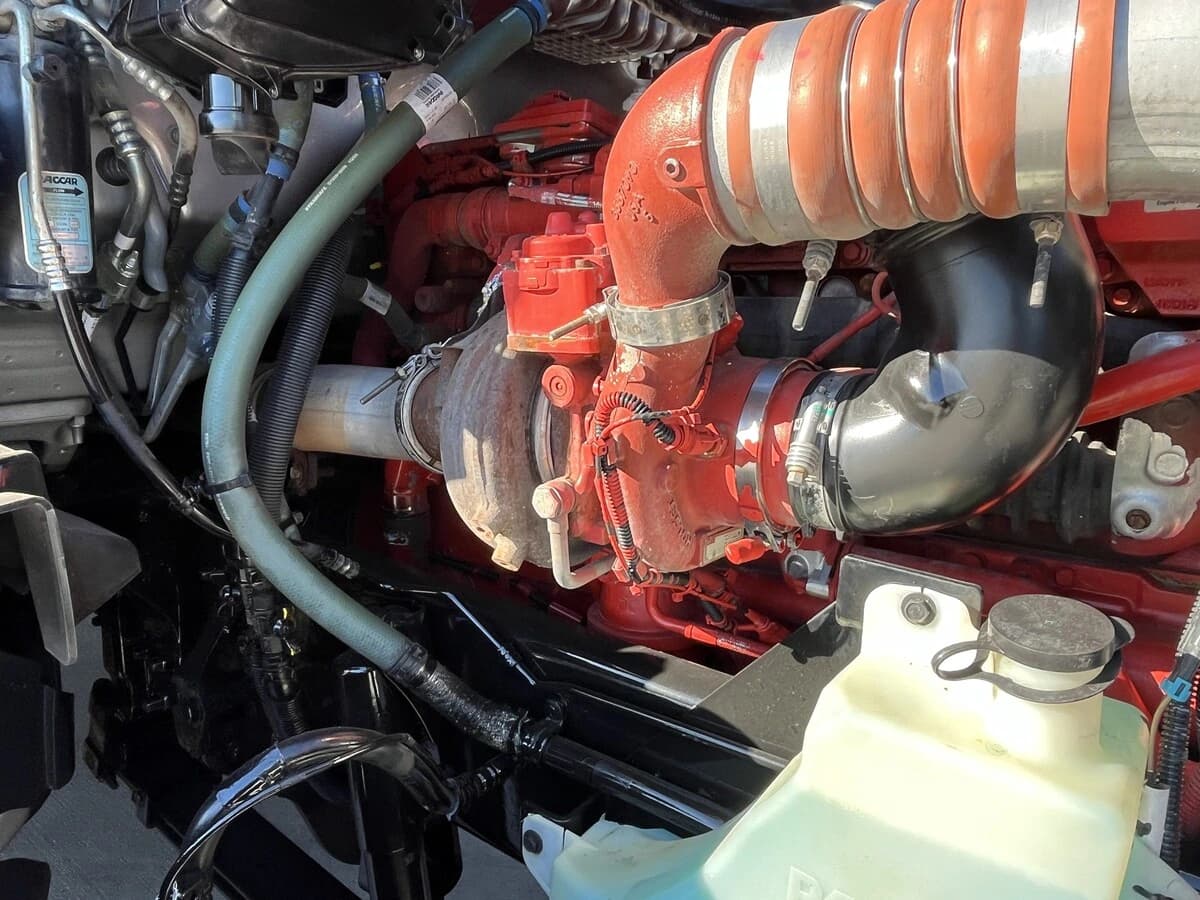 2023 Peterbilt 579 — photo 16