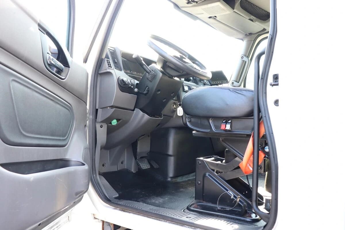 2019 International MV — photo 5