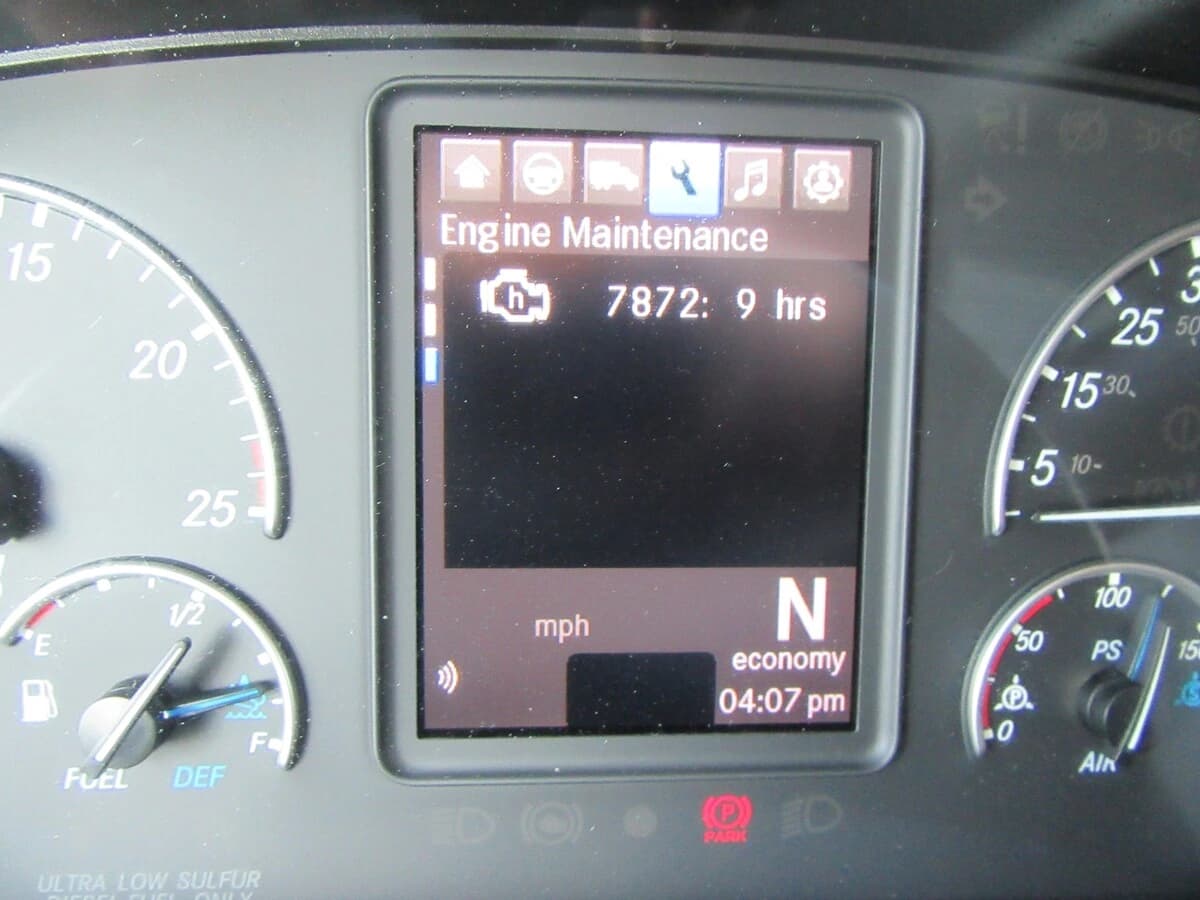 2025 Freightliner Cascadia — photo 21