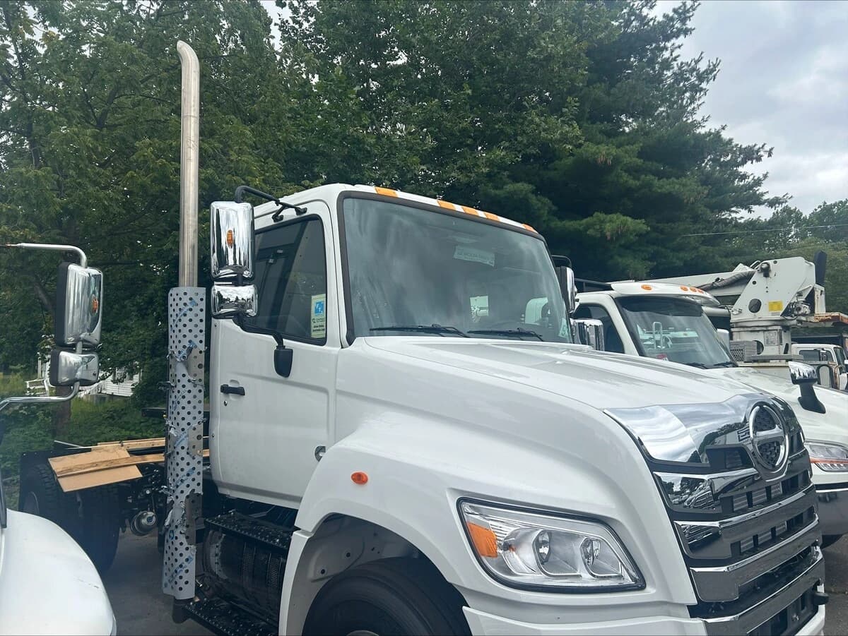 2026 Hino XL7 — photo 2