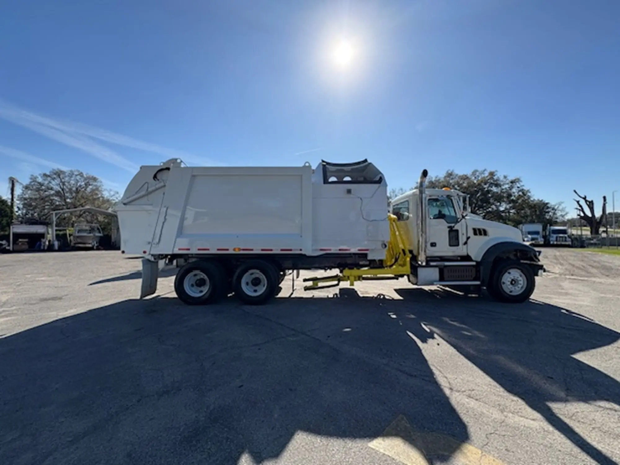 2016 Mack Granite — photo 13