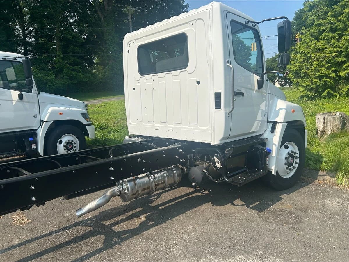 2026 Hino L6 — photo 2