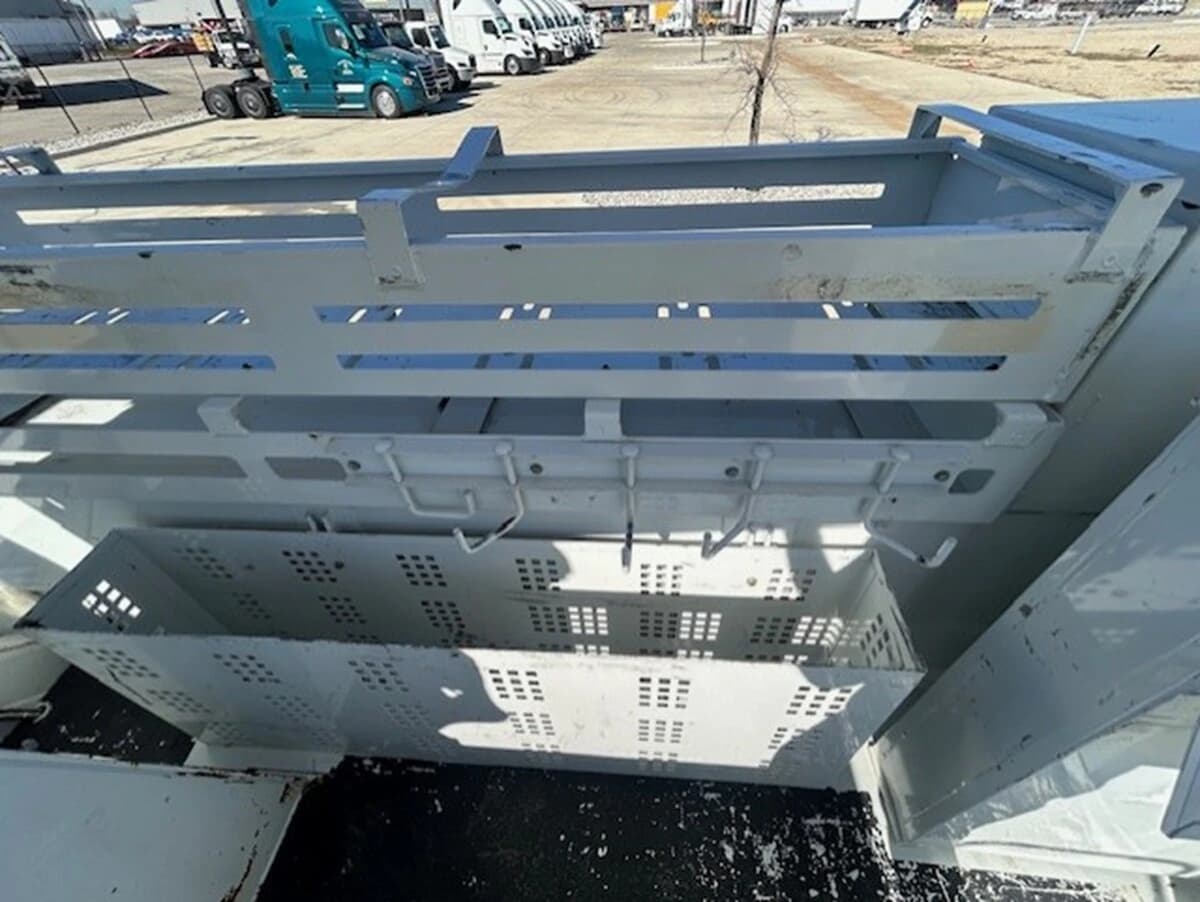 2020 Freightliner M2 106 — photo 35