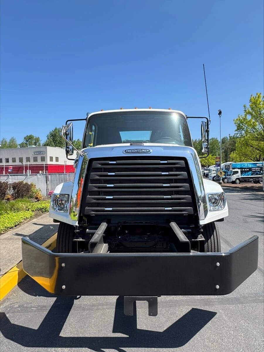 2025 Freightliner 108SD — photo 5