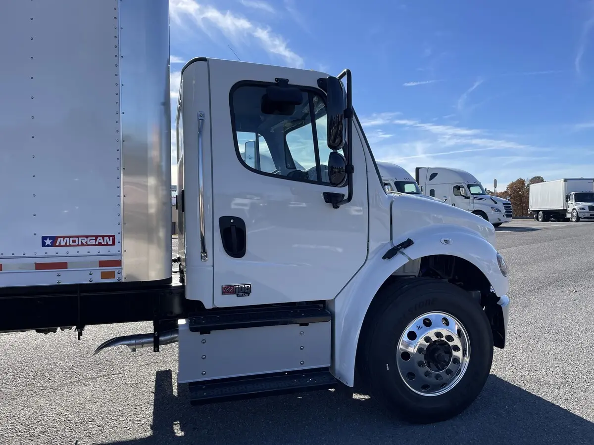 2026 Freightliner M2 106 — photo 4