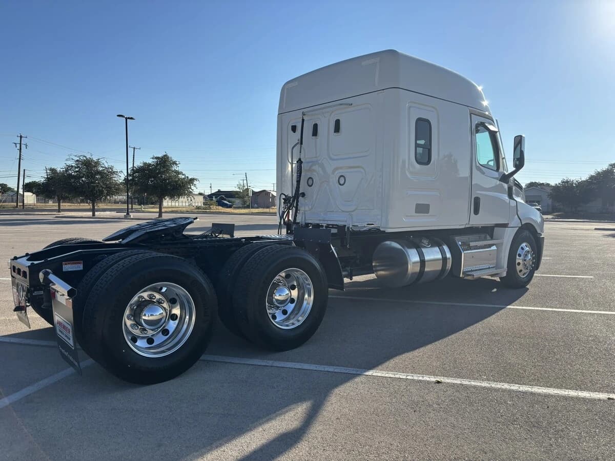 2026 Freightliner Cascadia — photo 5