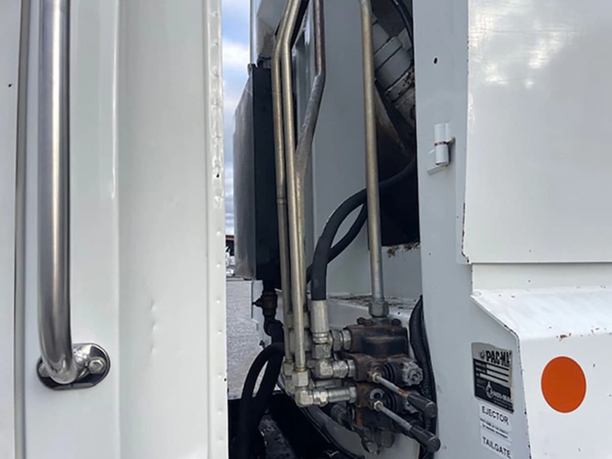 2020 Western Star 4700 — photo 23