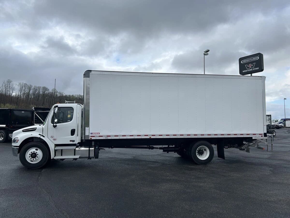 2026 Freightliner M2 106 — photo 2