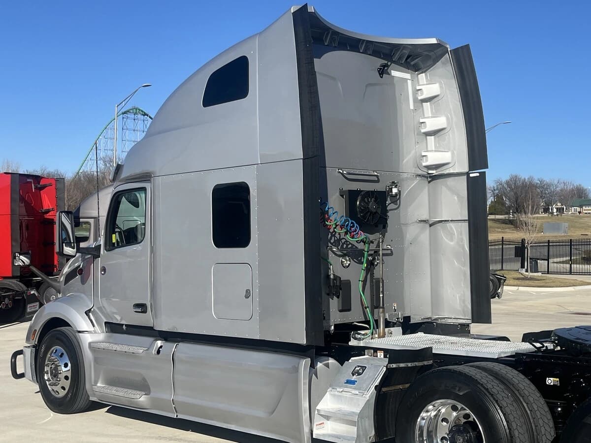 2023 Peterbilt 579 — photo 4