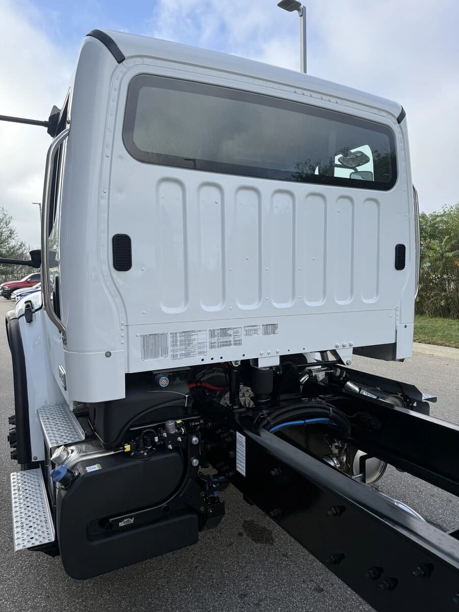 2026 Freightliner M2 106 — photo 5