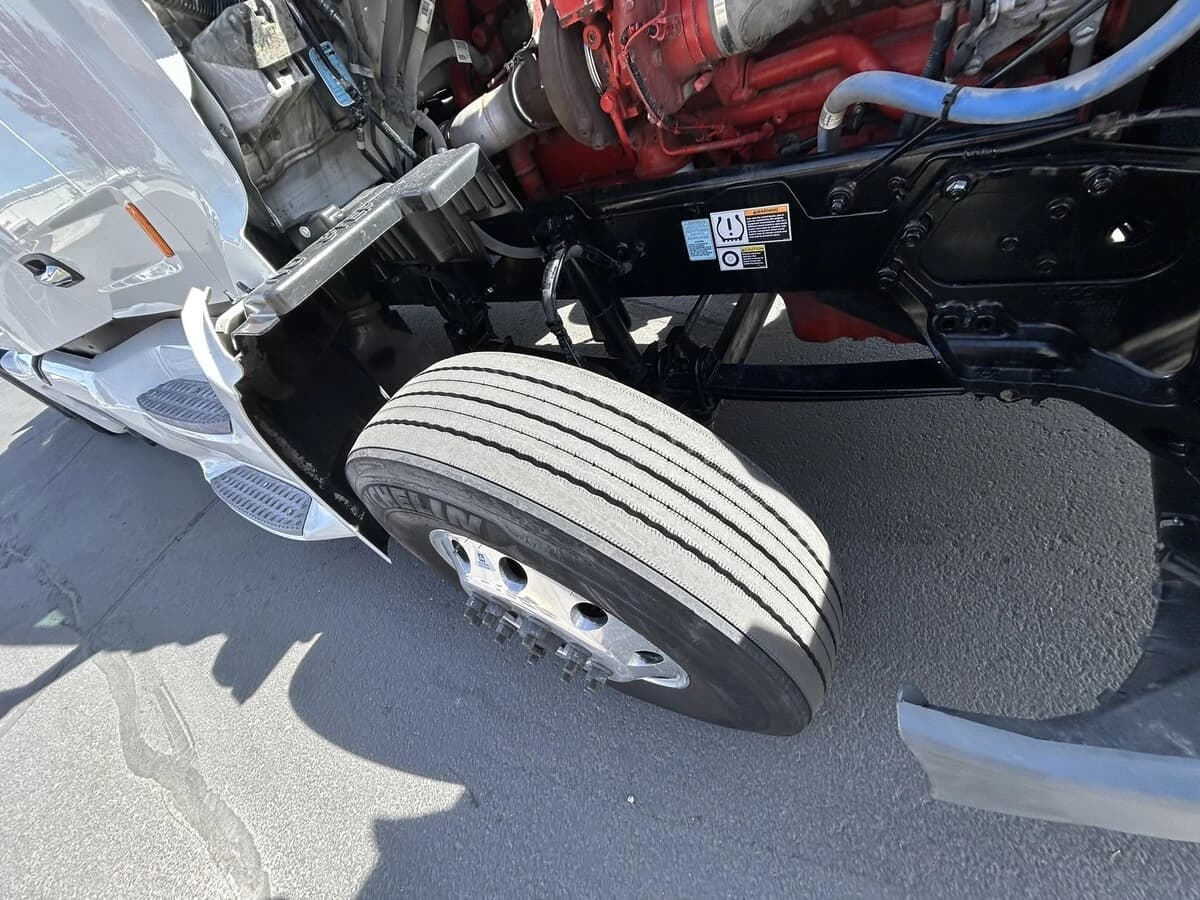 2022 Peterbilt 579 — photo 28