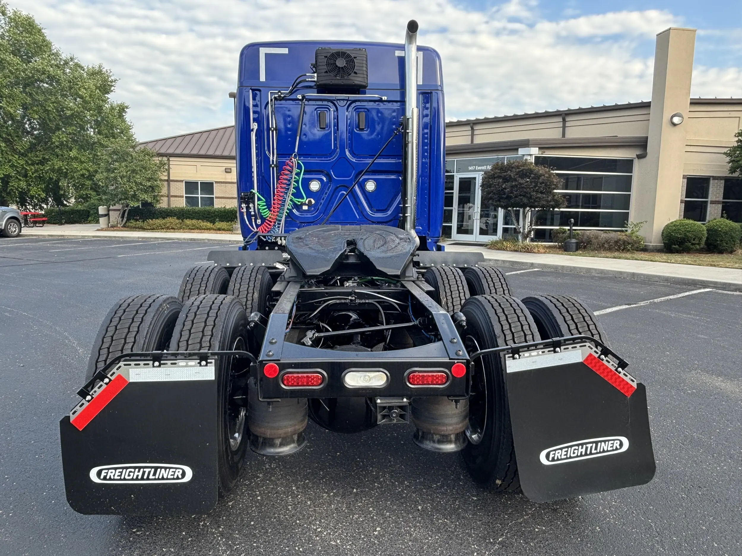 2026 Freightliner Cascadia — photo 4