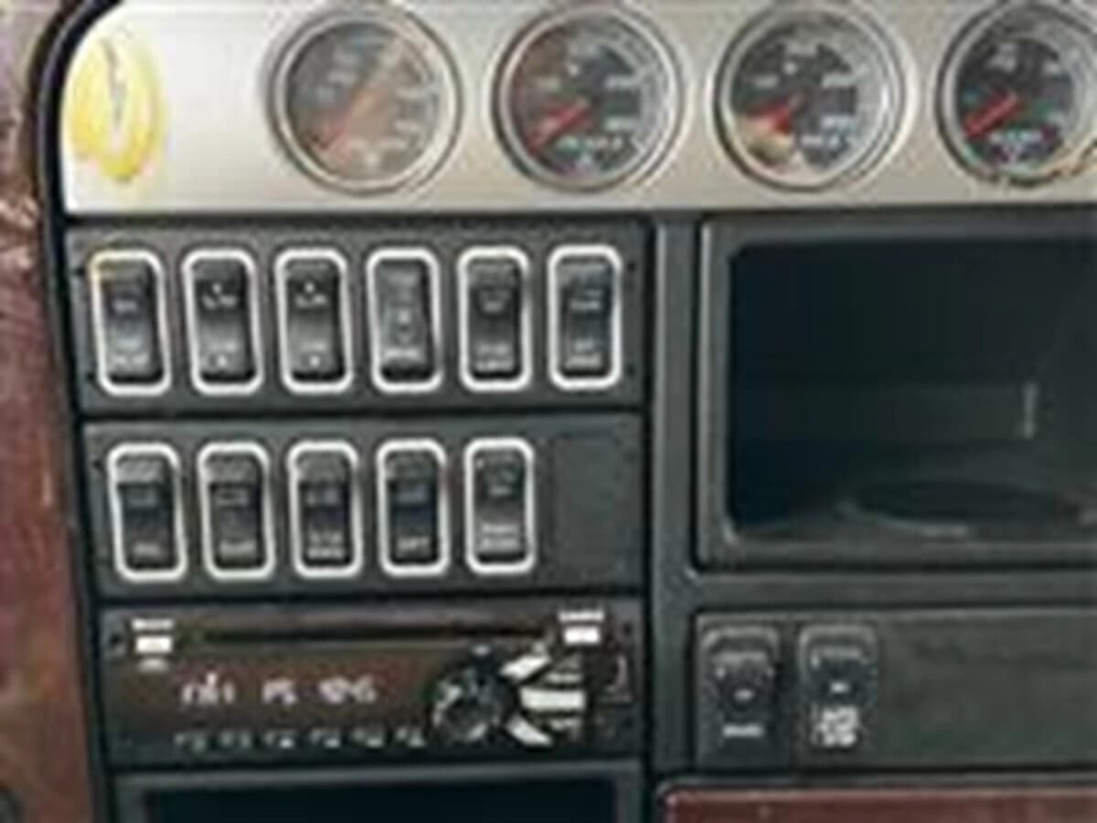 2015 International LoneStar — photo 6