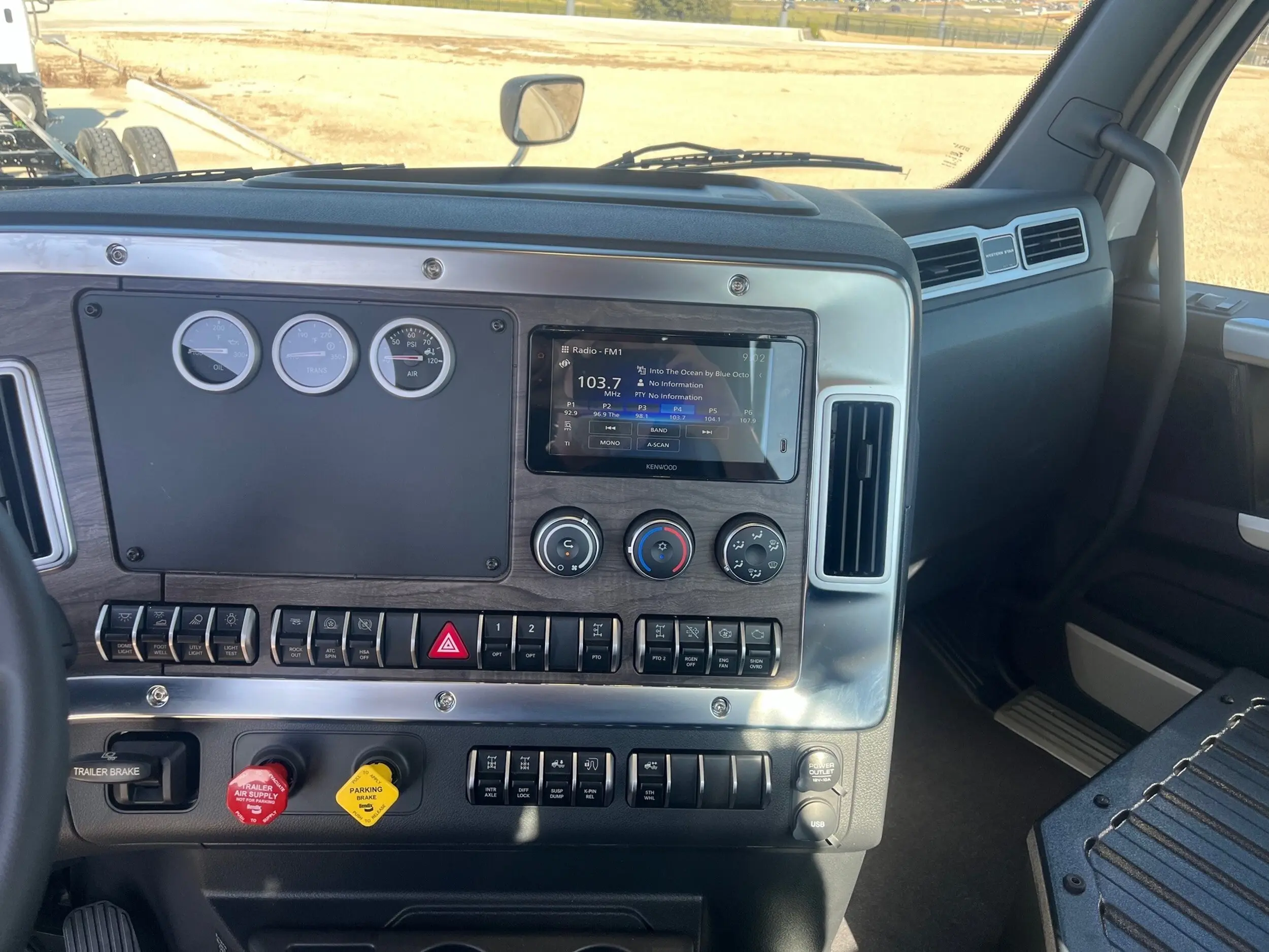 2026 Western Star 49X — photo 11