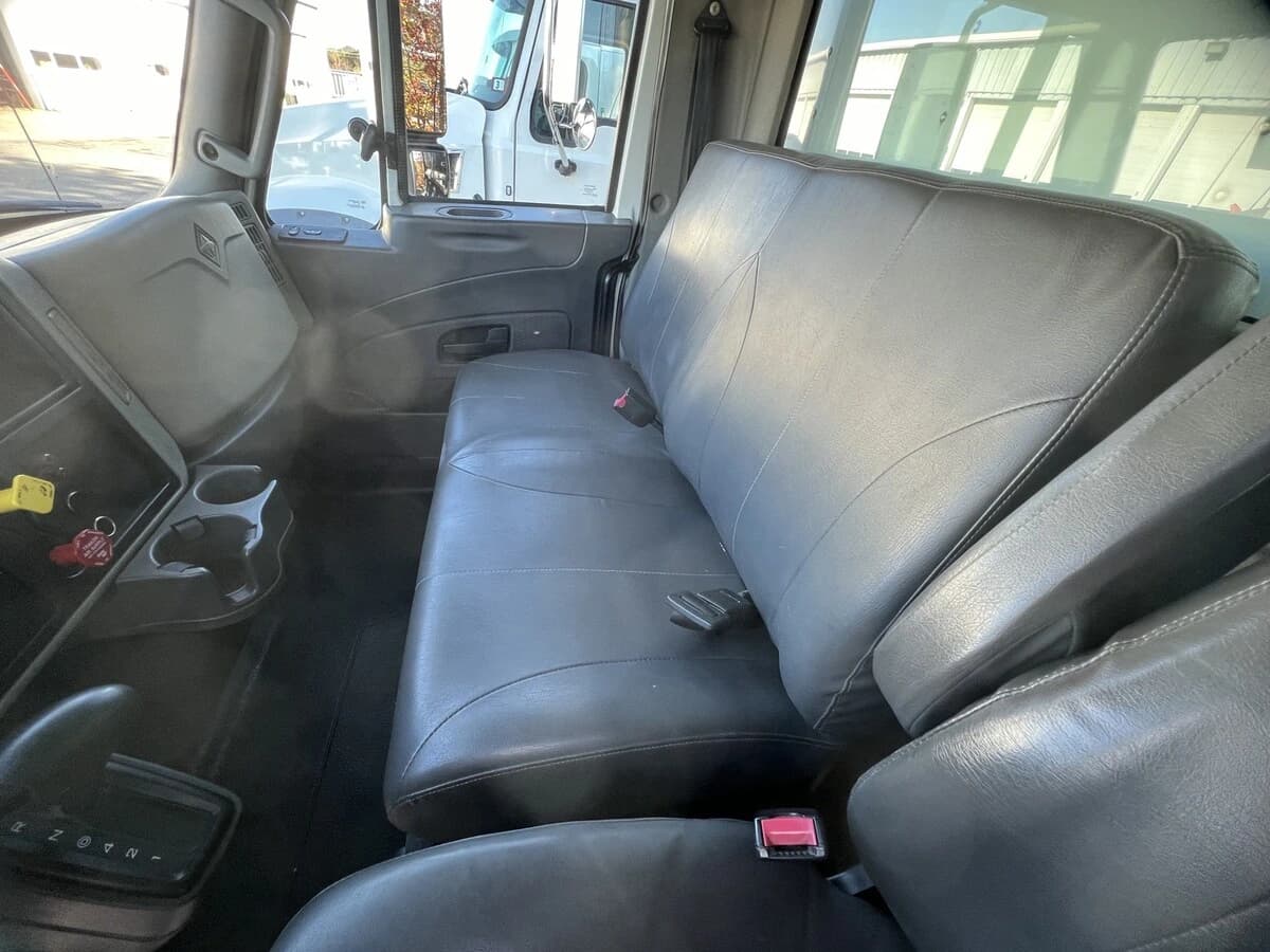 2015 International 4300 — photo 13