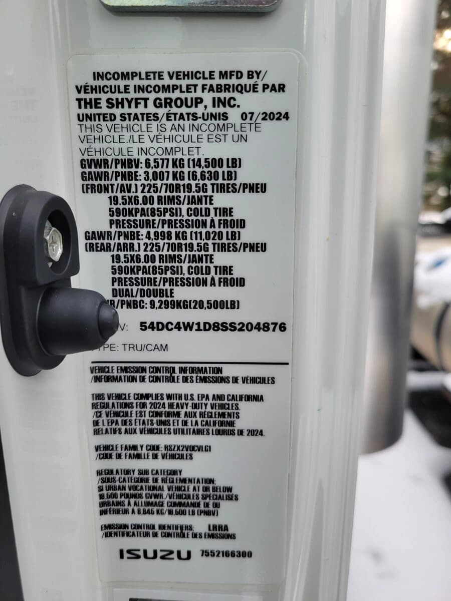 2025 Isuzu NPR — photo 8